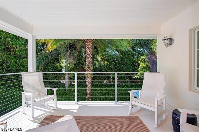 501 2nd AVE N, Naples, FL 34102
