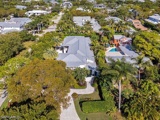 501 2nd AVE N, Naples, FL 34102