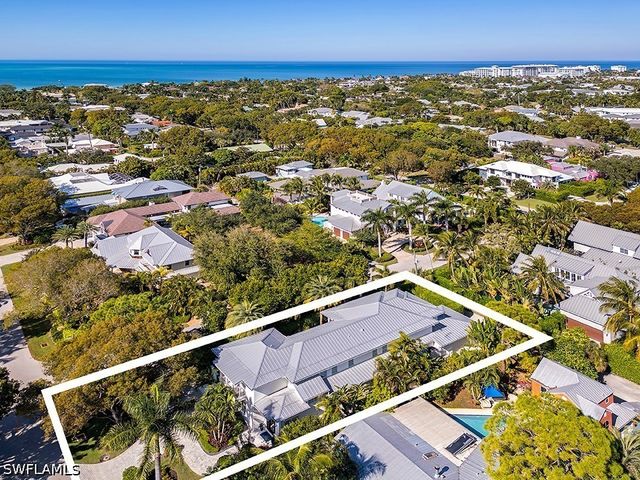 501 2nd AVE N, Naples, FL 34102