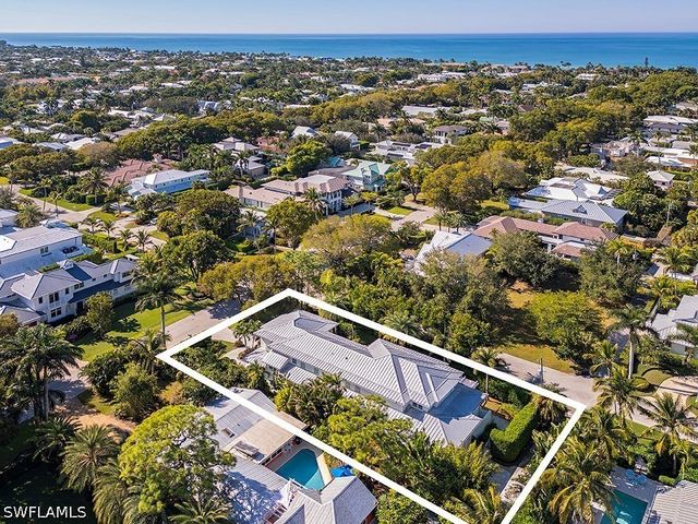 501 2nd AVE N, Naples, FL 34102