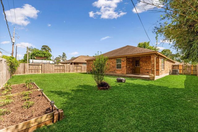 407 Corydon Drive, Houston, TX 77336