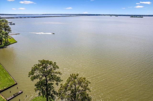 407 Corydon Drive, Houston, TX 77336