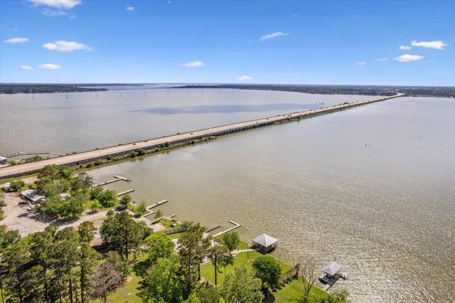 407 Corydon Drive, Houston, TX 77336