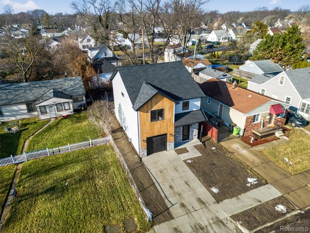 27095 Lawnwood Street, Roseville, MI 48066