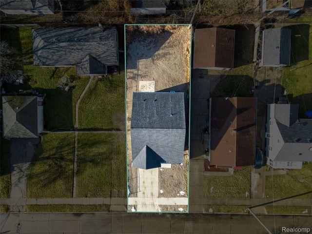 27095 Lawnwood Street, Roseville, MI 48066