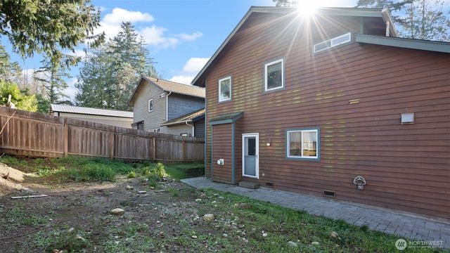 6726 NE Columbia Street, Suquamish, WA 98392
