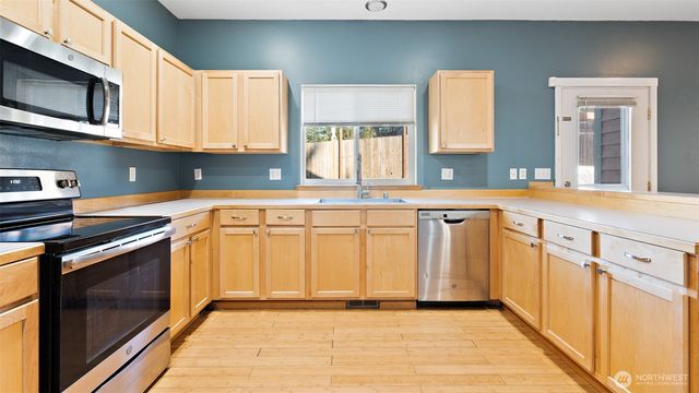 6726 NE Columbia Street, Suquamish, WA 98392