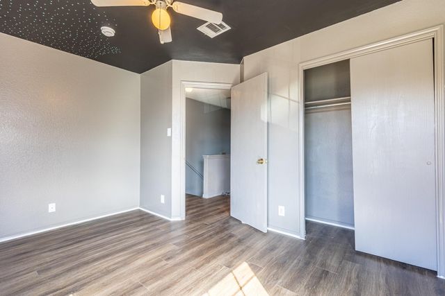 1422 Meadow PKWY, San Marcos, TX 78666