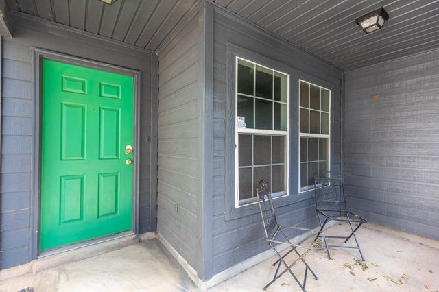 1422 Meadow PKWY, San Marcos, TX 78666