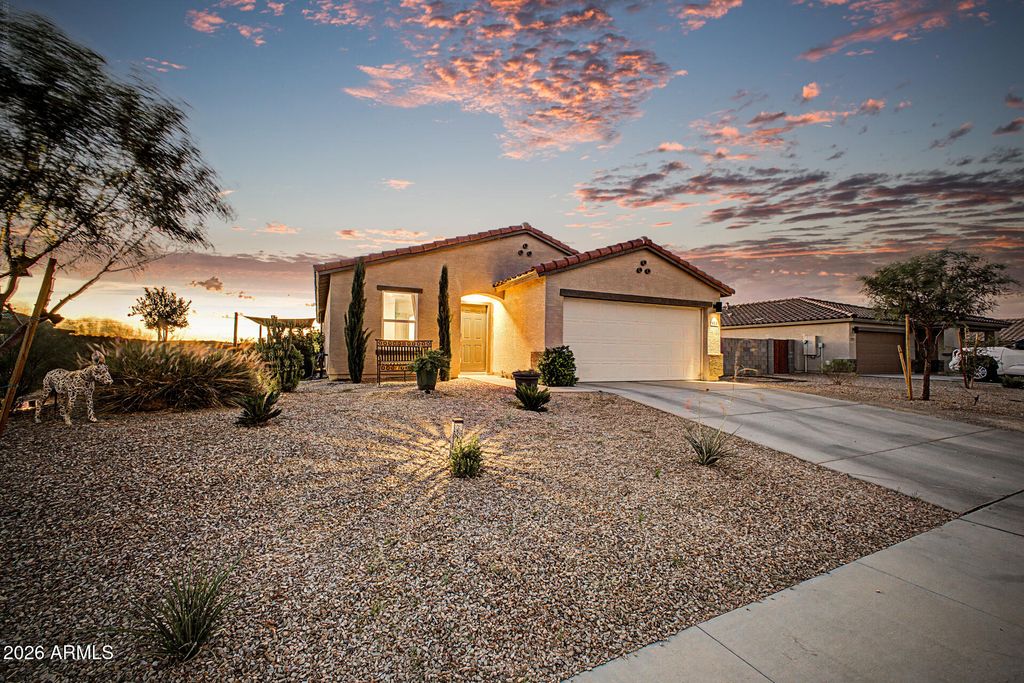 910 LOGAN Way, Wickenburg, AZ 85390 — exterior