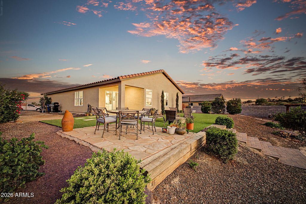 910 LOGAN Way, Wickenburg, AZ 85390 — photo 4