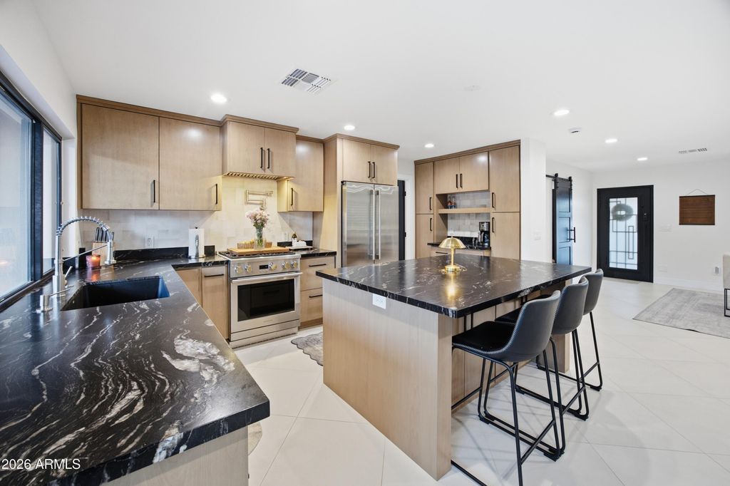 2002 E Vista Drive, Phoenix, AZ 85022 — photo 2