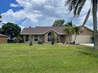 618 SE STREAMLET Avenue, Port St. Lucie, Port St Lucie, FL 34983