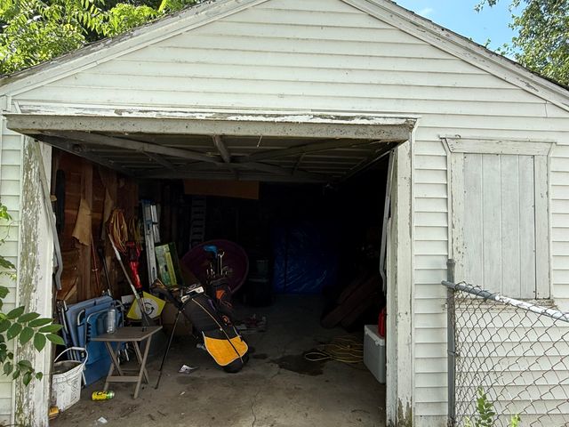 26 Edna Avenue, Pontiac, MI 48341