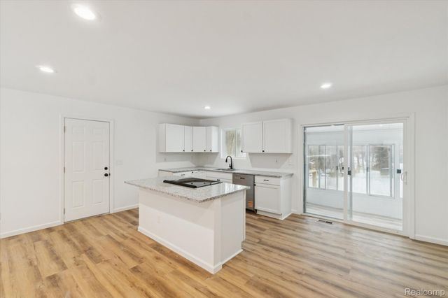 10031 Carmer Road, Fenton, MI 48430