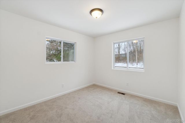 10031 Carmer Road, Fenton, MI 48430