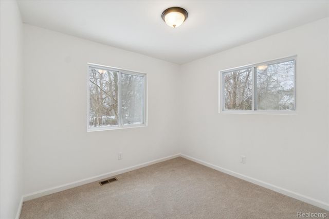 10031 Carmer Road, Fenton, MI 48430