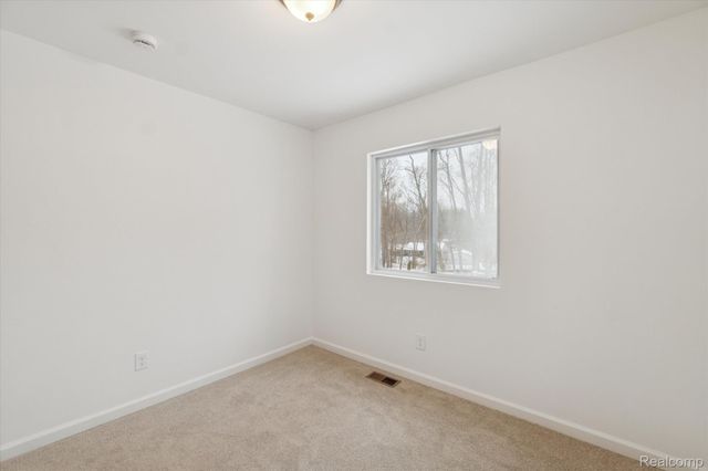 10031 Carmer Road, Fenton, MI 48430