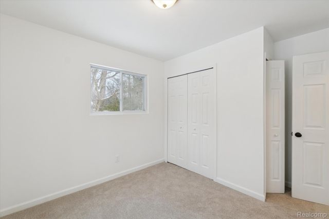 10031 Carmer Road, Fenton, MI 48430