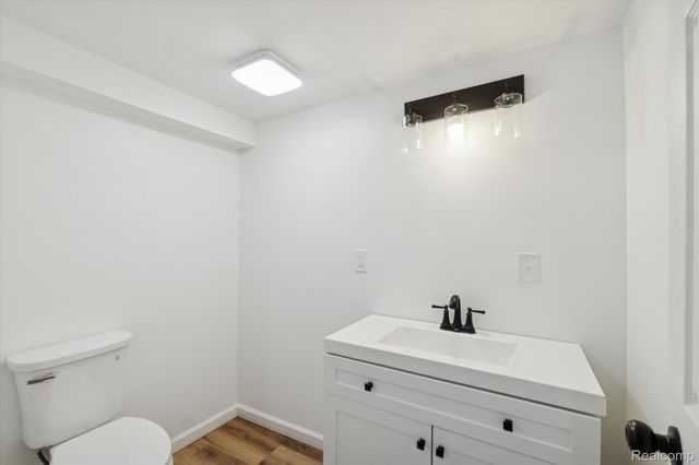 10031 Carmer Road, Fenton, MI 48430