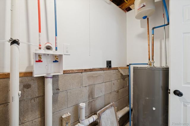 10031 Carmer Road, Fenton, MI 48430