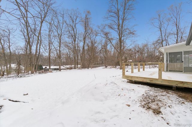 10031 Carmer Road, Fenton, MI 48430