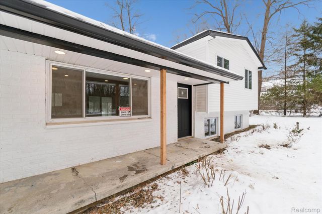 10031 Carmer Road, Fenton, MI 48430