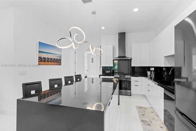 2962 NW 10th Ct, Fort Lauderdale, FL 33311