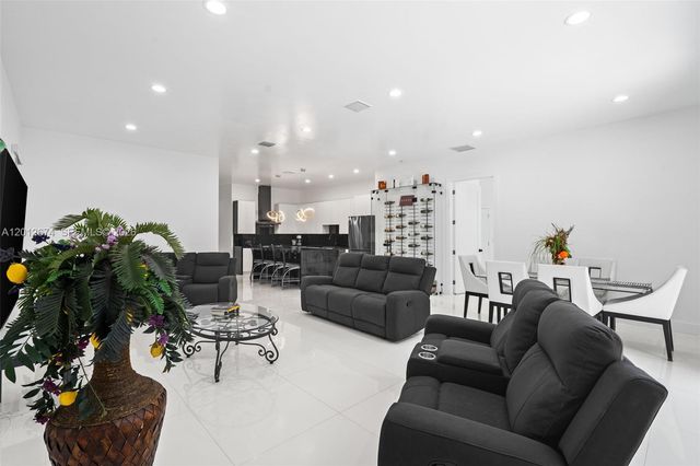 2962 NW 10th Ct, Fort Lauderdale, FL 33311