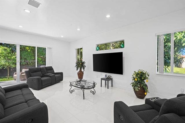 2962 NW 10th Ct, Fort Lauderdale, FL 33311