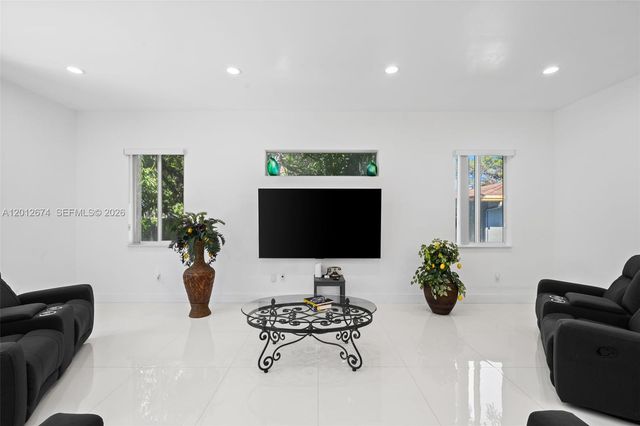 2962 NW 10th Ct, Fort Lauderdale, FL 33311