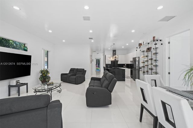 2962 NW 10th Ct, Fort Lauderdale, FL 33311