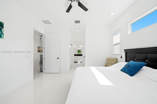 2962 NW 10th Ct, Fort Lauderdale, FL 33311