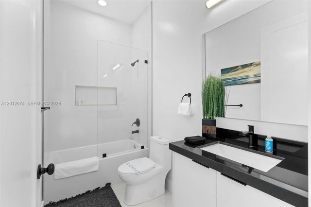 2962 NW 10th Ct, Fort Lauderdale, FL 33311