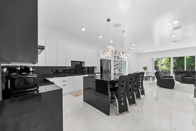 2962 NW 10th Ct, Fort Lauderdale, FL 33311