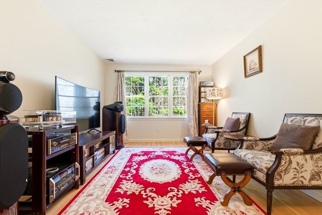 8 Scarlet Ct, Easton, MA 02356