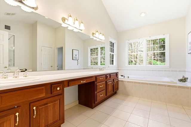 8 Scarlet Ct, Easton, MA 02356