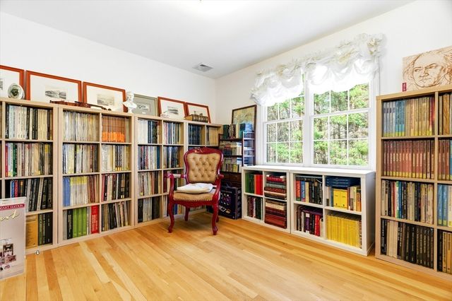 8 Scarlet Ct, Easton, MA 02356