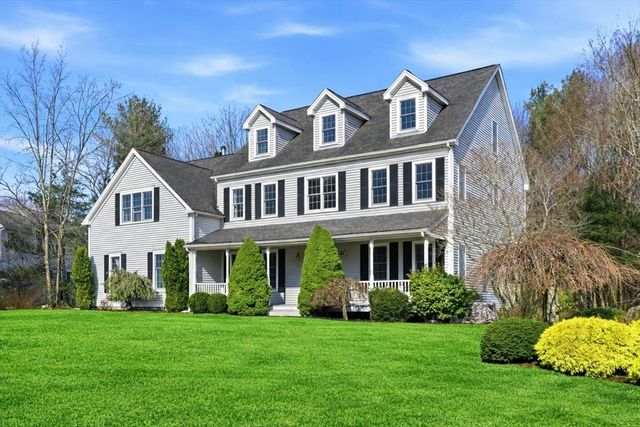 8 Scarlet Ct, Easton, MA 02356