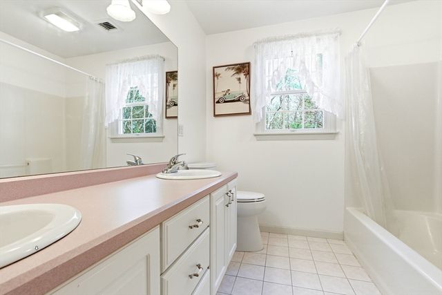 8 Scarlet Ct, Easton, MA 02356