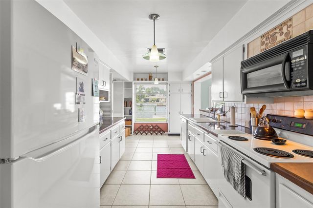 4133 49TH AVENUE S, St Petersburg, FL 33711