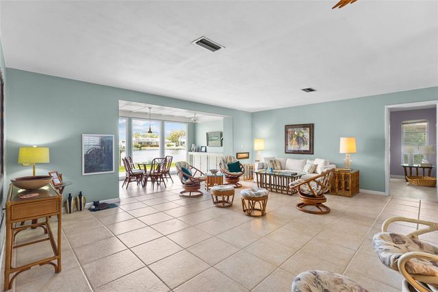 4133 49TH AVENUE S, St Petersburg, FL 33711