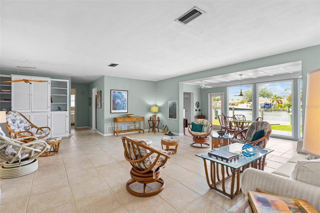 4133 49TH AVENUE S, St Petersburg, FL 33711