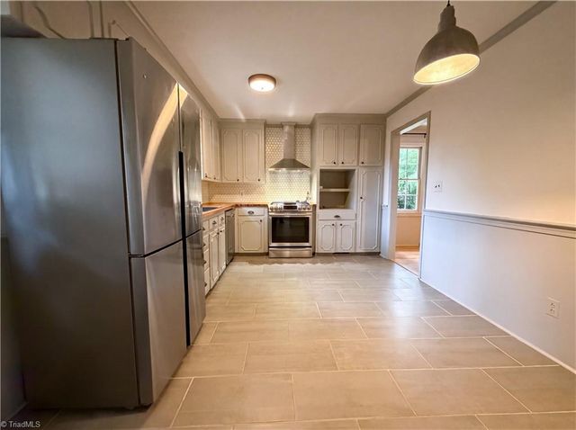 3010 Hope Valley Road, Winston-salem, NC 27106