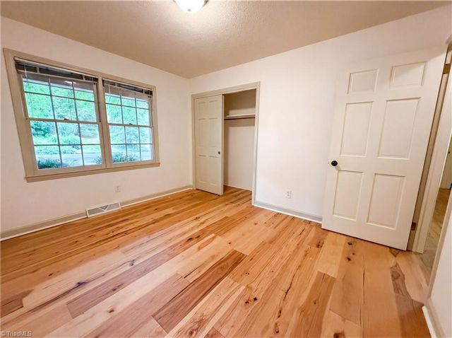 3010 Hope Valley Road, Winston-salem, NC 27106