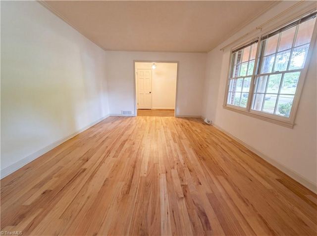 3010 Hope Valley Road, Winston-salem, NC 27106