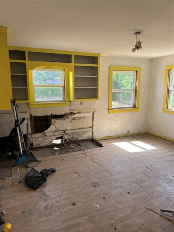 204 8th Street, Honey Grove, TX 75446
