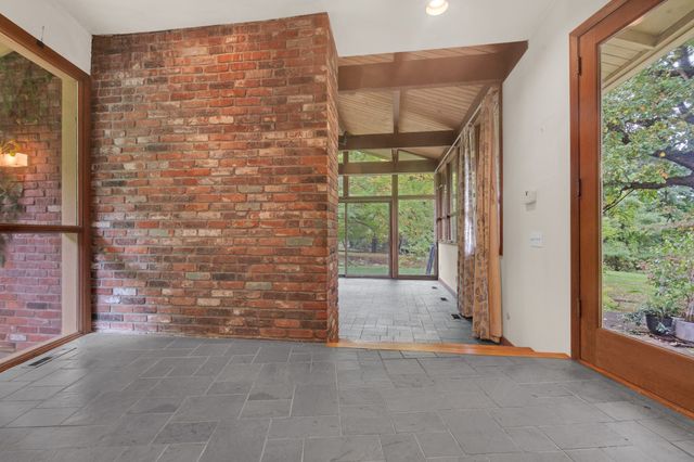 16 Ward Lane, Sherborn, MA 01770