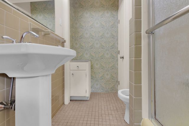 16 Ward Lane, Sherborn, MA 01770