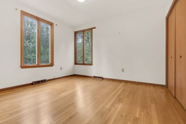 16 Ward Lane, Sherborn, MA 01770